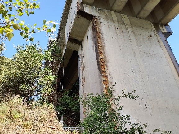dgimers's tweet photo. Hem iniciat els treballs de conservació del viaducte del Pantà de la Baells a la C-26. S’estan executant les tasques de rehabilitació estructural dels fusts i capitells de les piles de tot el viaducte. #Cercs #Berguedà #ApeudeCarretera https://t.co/z4wqkkpkki