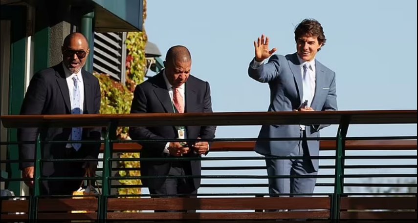 BeirutcomMag's tweet image. توم كروز يحضر مباريات نهائي التنس في ويمبلدون beirutcom.net/266020

 via @BeirutcomMag #TomCruise #Wimbledon #Wimbledon2022