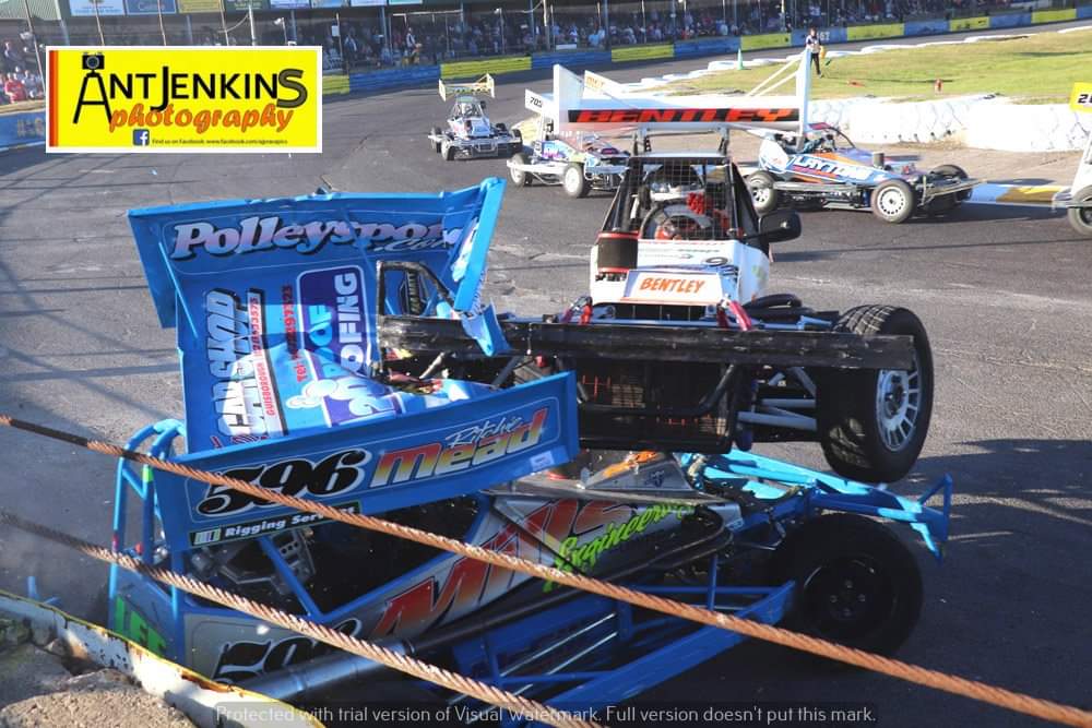 Sums up Saturday evening! Andrew was trying to look at the menu at turn 3/4 😂