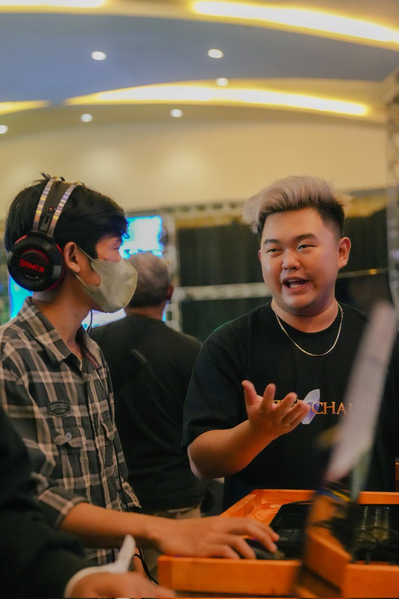 EizperChain's tweet photo. It's never wrong to build and strengthen the Blockchain gamer community in our home 🏡
Our excitement never ends to held our first onsite booth! ♥️♥️
📍Palembang, Indonesia
📅 6-7 July 2022
#fornas #blockchaincommunity #blockchaingamer #nftgame #nft #playeizperchain https://t.co/uIsuswoyd7