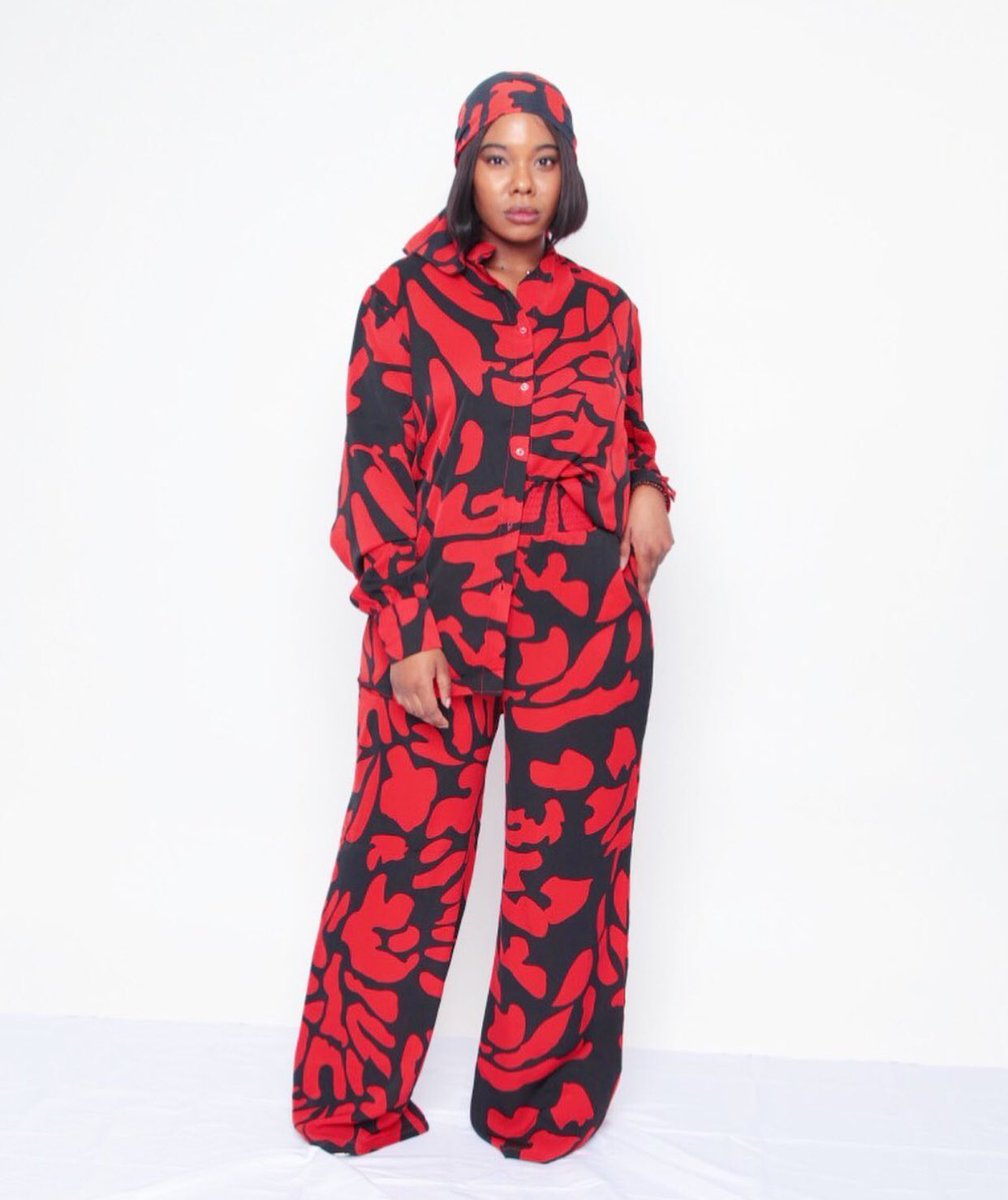 WildFlowersFR's tweet photo. Prochaine ouverture du showroom à venir par la marque DVNB @crushafrica à #Brazzaville au #Congo début septembre. Après des ventes flash sur Paris, et la création d’une première collection entièrement #MadeinCentraAfrica https://t.co/P8AgwgaSnk