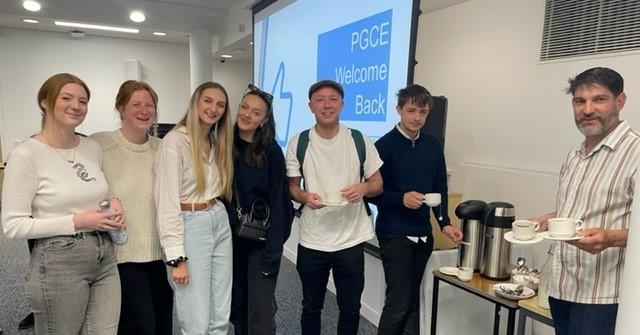 PlymUniIOE's tweet photo. #PGCE #EndofCourse and Final #Conference Day - Friday 1st July - #Primary and #EarlyYearsPGCE
Best luck in your future endeavors!
Thank you to Samantha Townsend, Emma Sime, Alison Shorer, Andy Nichols and @LizTaplin for sharing their expertise along with Richard Gribble. https://t.co/SB89axAgb4