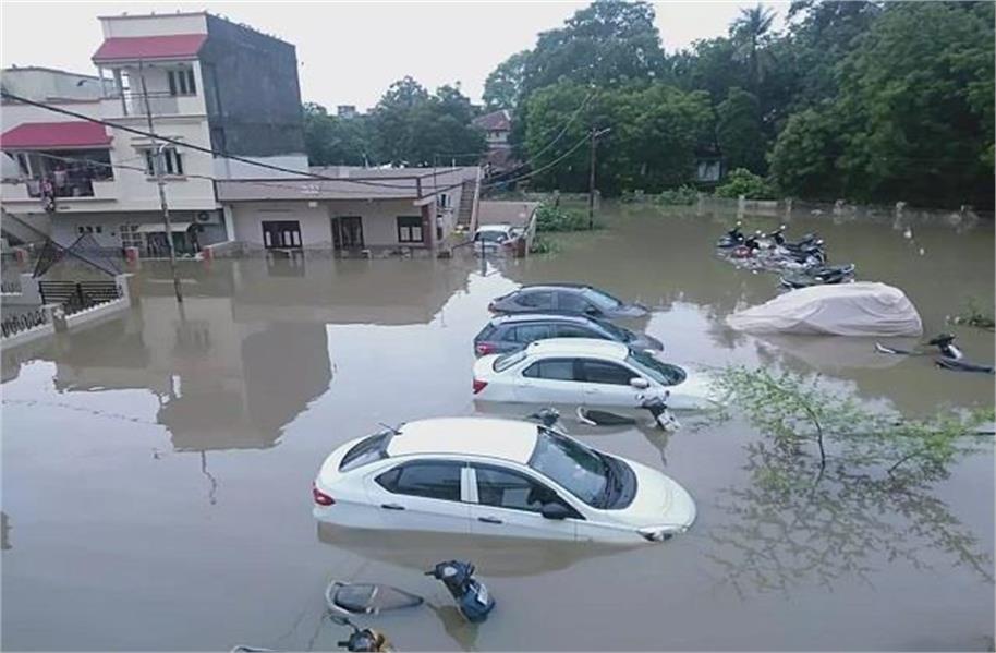 punjabkesari's tweet photo. गुजरात में बाढ़ से बेकाबू हुए हालात, अब तक 61 की मौत, स्कूल-कॉलेज बंद
https://t.co/84ijZPbDSR
#Gujarat #DeathSchool #Collage #Floods #Narendramodi #pmmodi #BhupendraPatel #CM https://t.co/ckmcVFYaAb
