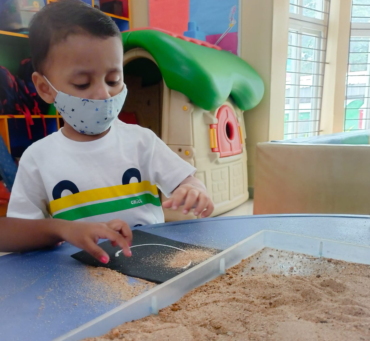 SAI_Edu_In's tweet photo. The little SAIoneers of Playgroup had great fun while learning texture - rough along with the letter "Cc". With the help of different activities such as - identifying the letter, jumping on the letter and pictures of "Cc".
#21stCenturyskills
#MotorSkills
#InterIntraSkills https://t.co/HlIqduzROg