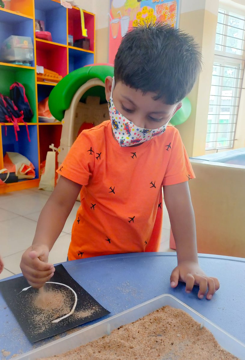 SAI_Edu_In's tweet photo. The little SAIoneers of Playgroup had great fun while learning texture - rough along with the letter "Cc". With the help of different activities such as - identifying the letter, jumping on the letter and pictures of "Cc".
#21stCenturyskills
#MotorSkills
#InterIntraSkills https://t.co/HlIqduzROg