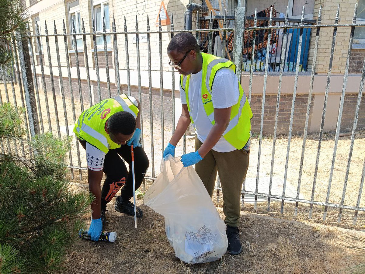 UCKG_Groups's tweet photo. The @OfficialVYG from the branches of Stratford and Plaistow took part in the #WeCare campaign to help the community do some litter picking for the Great British Spring Cleaning of 2022 @newhamlondon.

#VYG #Plaistow #Stratford #Newham  #OurHeartsBeatToHelp #2022 #AnotherYear https://t.co/B2e1Jr3sti