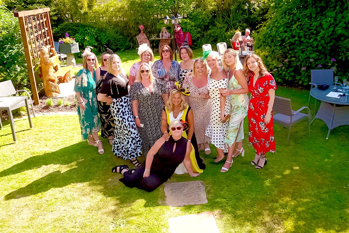 Lovely day for a Ladies Day 🥂🍾