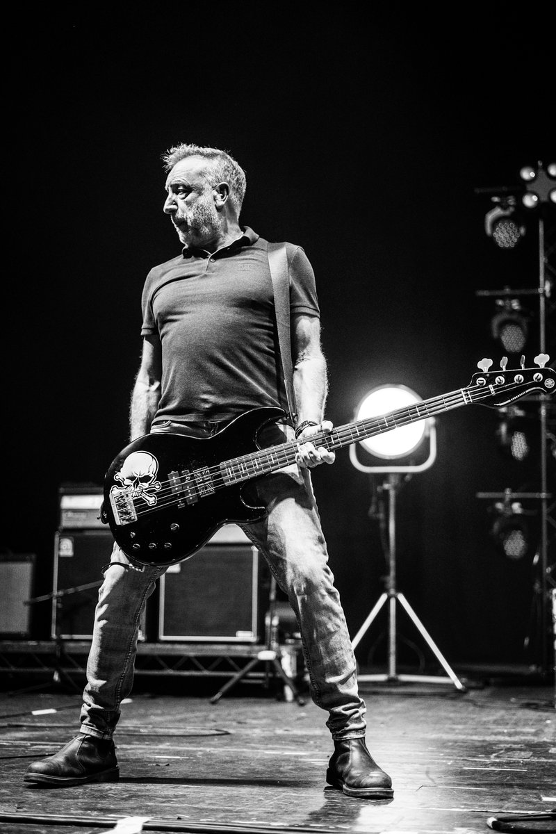 @peterhook last night delivered an epic set @O2AcademyBrix 🎸🤘

Great to see the charitable donations to the Epilepsy Society in memory of Ian Curtis.

#PeterHook #thelight #joydivision #neworder #brixtonacademy #livemusicphotography #bass #gig #music

📷 for @Live4everMedia