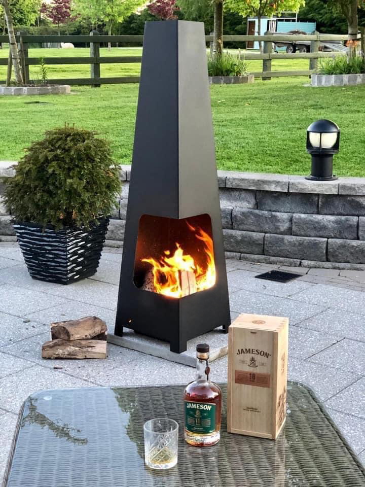 Entertain outdoors this summer with a Rangemoors Fire Pit, available to buy in our online shop.
 
Find out more about this stunning outdoor wood burning stove over on our blog ➡️ bit.ly/3xYPgbk
#FirePit #OutdoorStove #OutdoorHeater #Summer2022