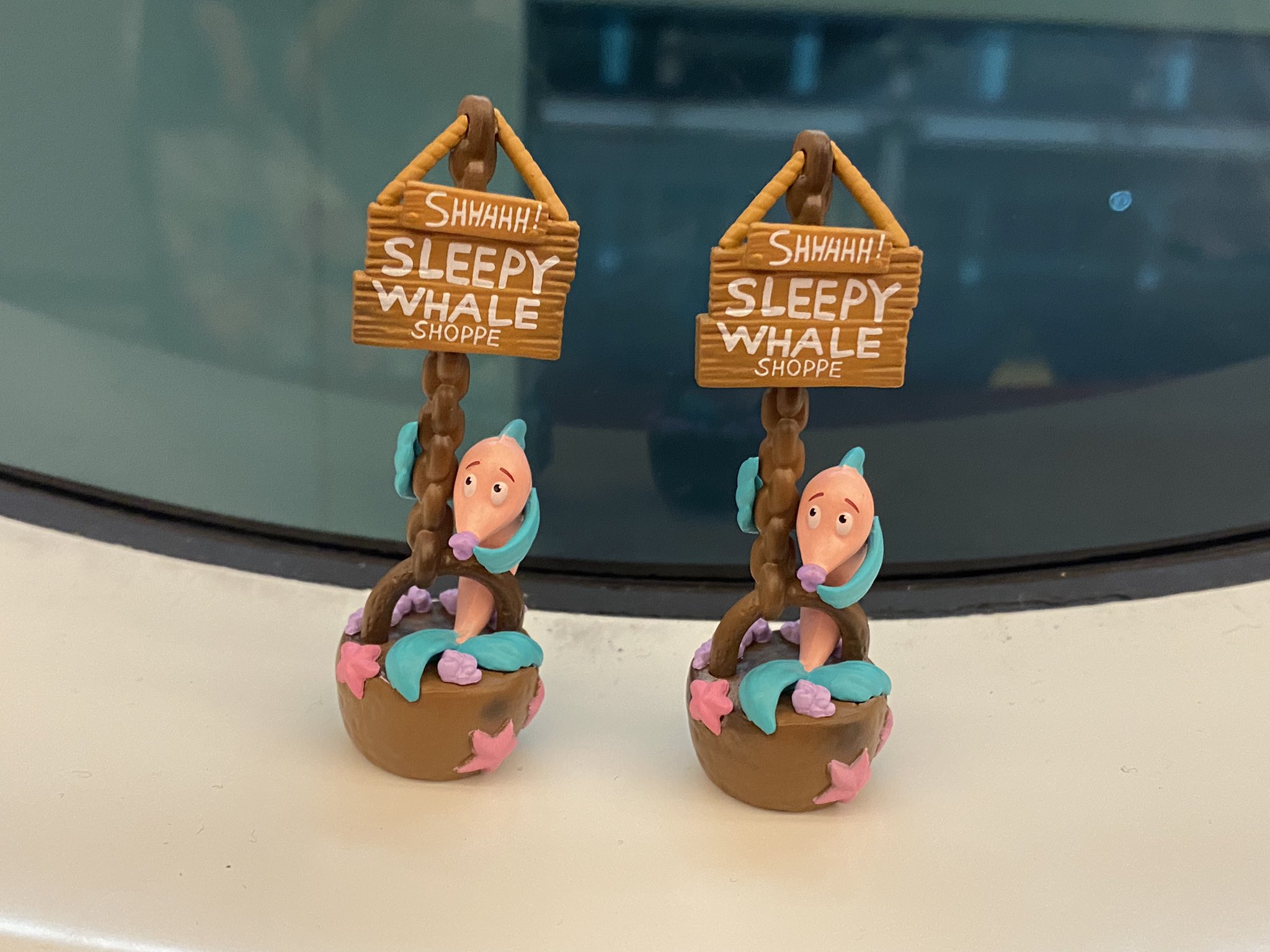 ラッテﾘﾝﾘﾝ Tdr Trade 東京ディズニーリゾート アトラクション 看板 フィギュア 譲 シークレット スリーピーホエール 求 アリスのティーパーティー Or 買取 1000円 撮影のため袋から取り出しております 本日と明日 または16日 27日 28日舞浜で