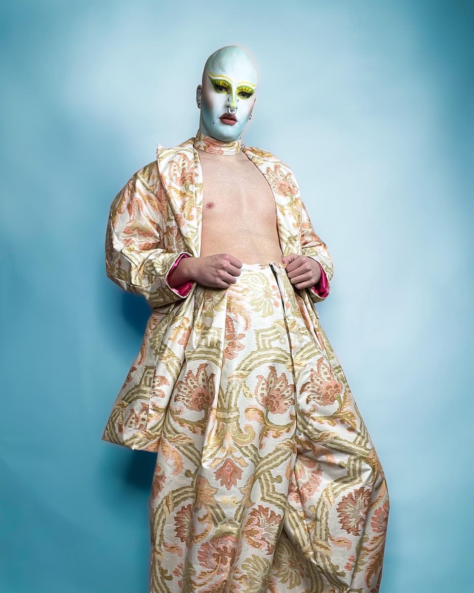 oddcontra's tweet photo. Partying in my birthday suit 🥳 https://t.co/FC0unkeML8