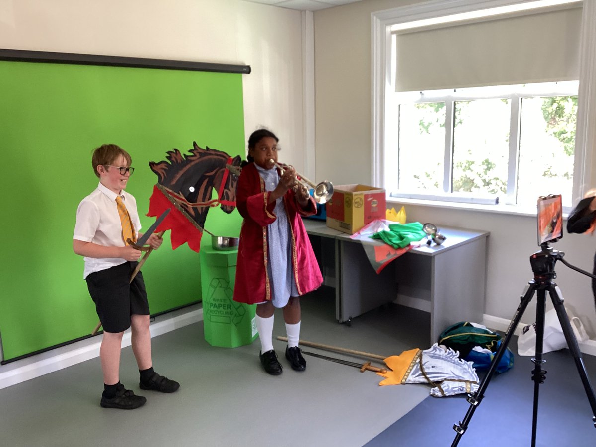 StainesPrepEng's tweet photo. #StainesPrepYear5 used the green screen to film some scenes from Macbeth that they have been working on during their #StainesPrepDigitalLearning lessons. #StainesPrepEnglish #StainesPrepDrama https://t.co/fFBbjUmypr