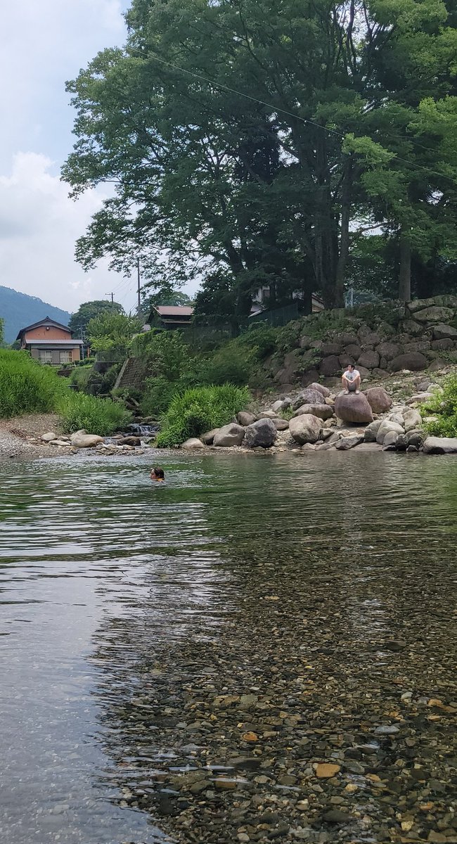Caroline03101's tweet photo. 夏と言えば川でしょ☀️
今日じゃないけど…この日を思い出すと涼し��なります😆✨️
#キャンプ好きな人と繋がりたい 
#キャンプ好きと繋がりたい 
#キャンプ初心者さんと繋がりたい 
#キャンプ女子 
#キャンプ
#夏キャン https://t.co/6RJefdliR0