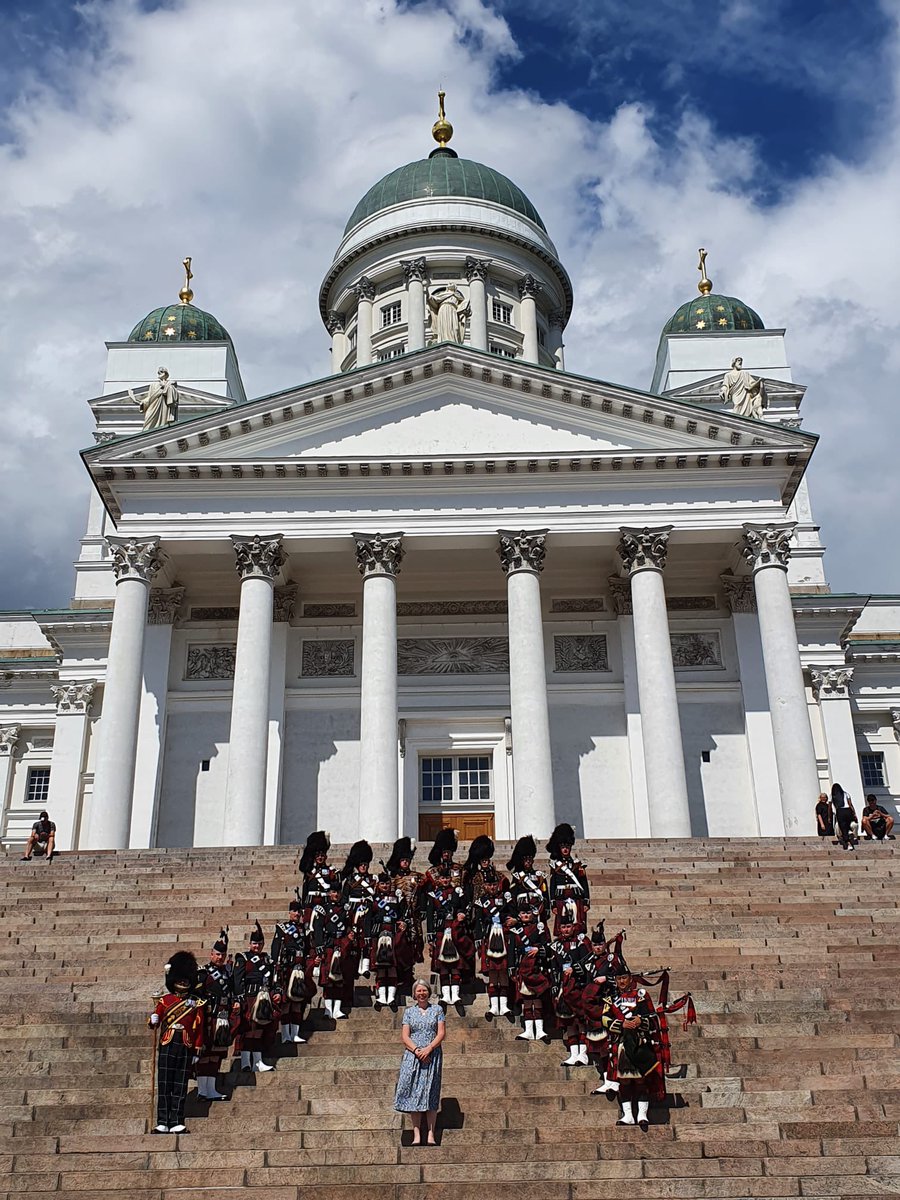 Great to see the Pipes and Drums of the 2nd Battalion the Royal Regiment of Scotland in #Helsinki today alongside bands from 🇫🇮🇩🇪🇳🇱, all playing in the #HaminaTattoo later this week