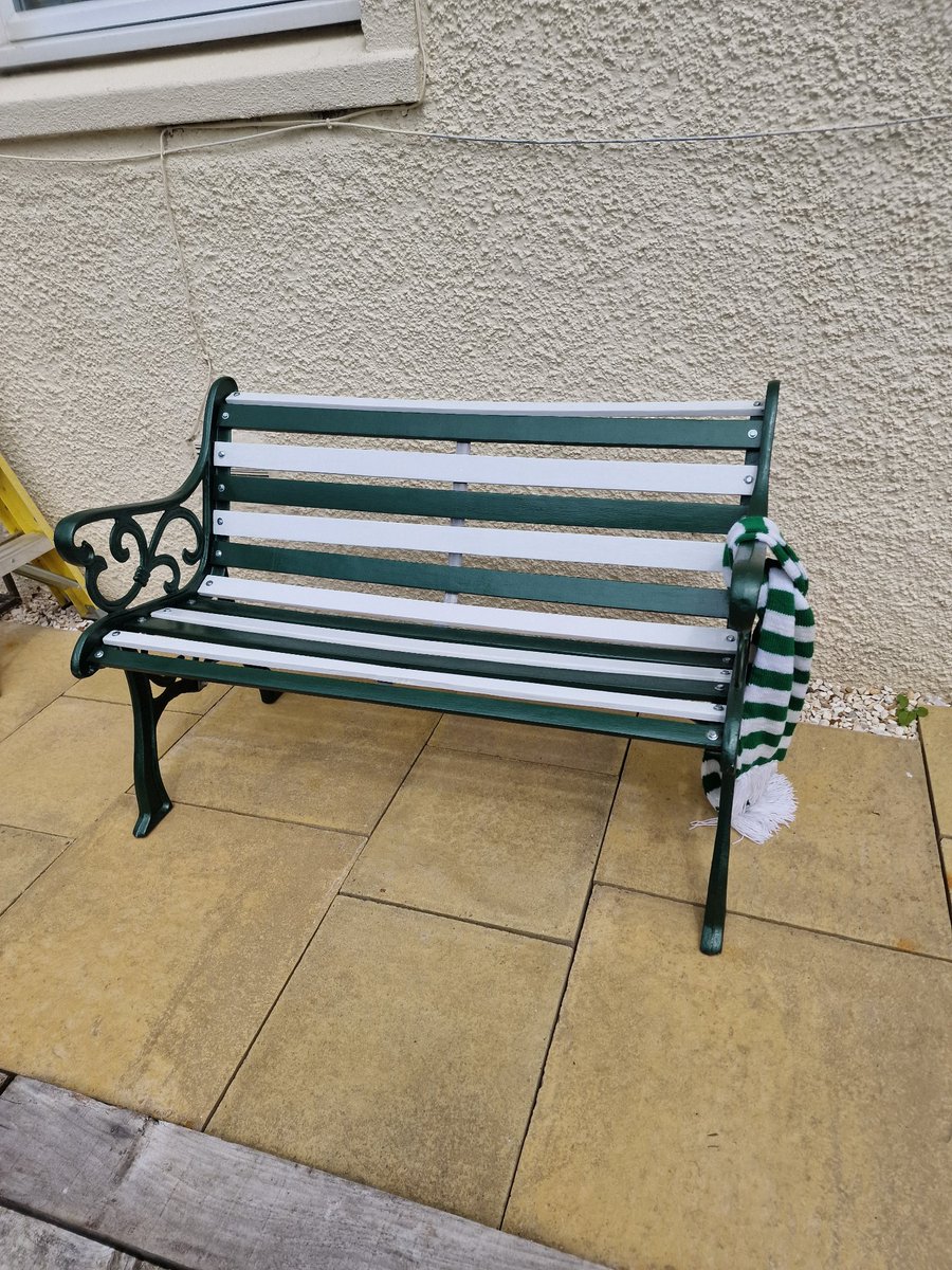 A nice surprise 50th birthday present for my brother....complete with hand knitted Hoops scarf ☘️...he'll be delighted.

Thanks again <a href="/GPlanters67/">Garden.Planters67</a>