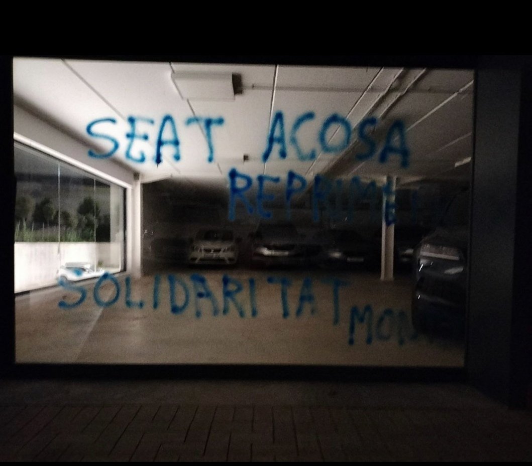 CGTBLloSocial's tweet photo. Ja veiem  Mostres de  suport a la Montse #seatacosa : https://t.co/bcYZUimM4n