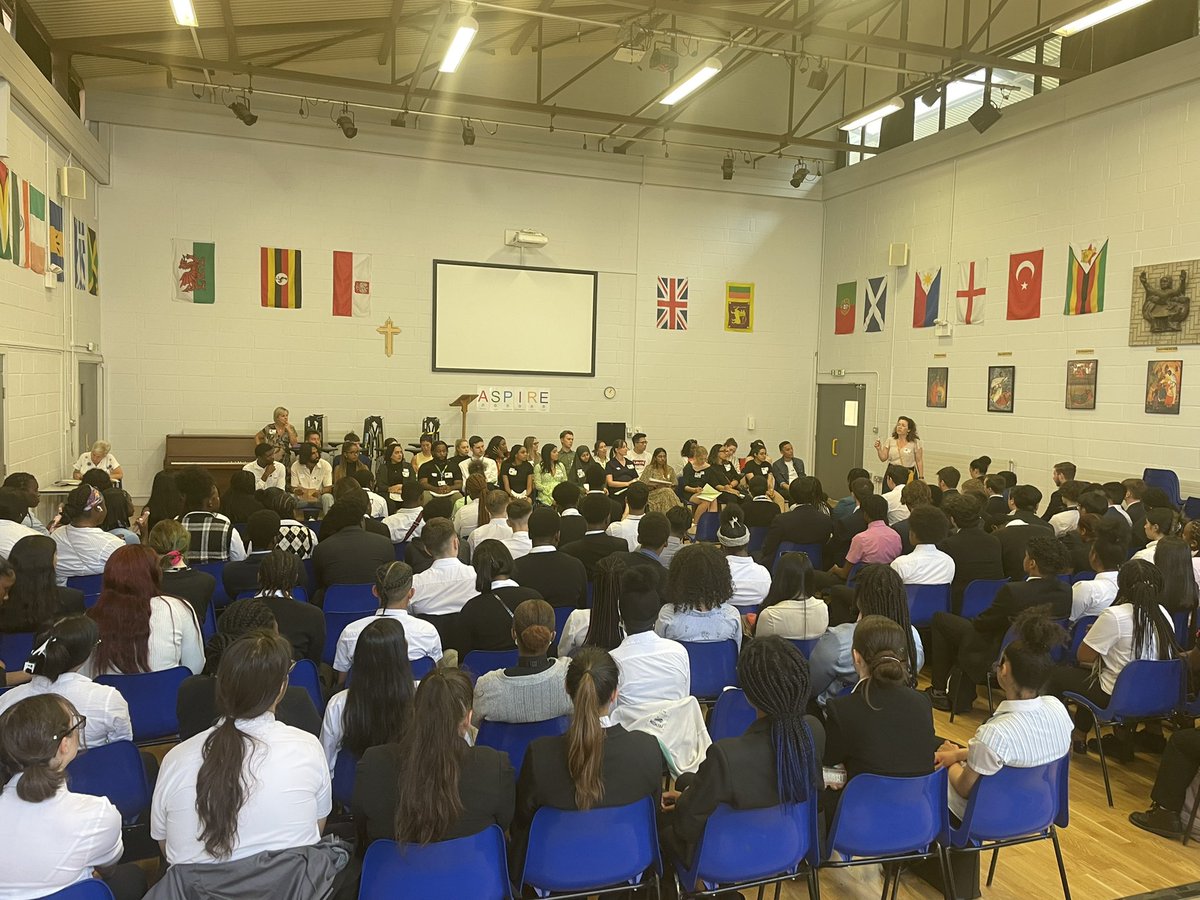 HolyFamily6thform tweet media