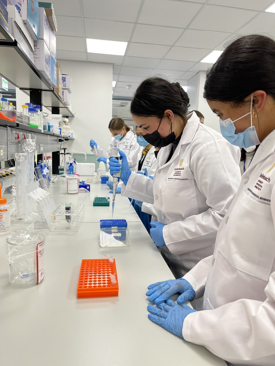 SuMBHG's tweet photo. @MRCza #GenSprogramme Day 1 ended with the @tbgenomics Lab at MBHG hosting the #GenS students for a pipetting competency practical to ensure proper use for the exciting hands-on activities taking place over the next 3-days 🥼 https://t.co/Xg8RxQhXyj