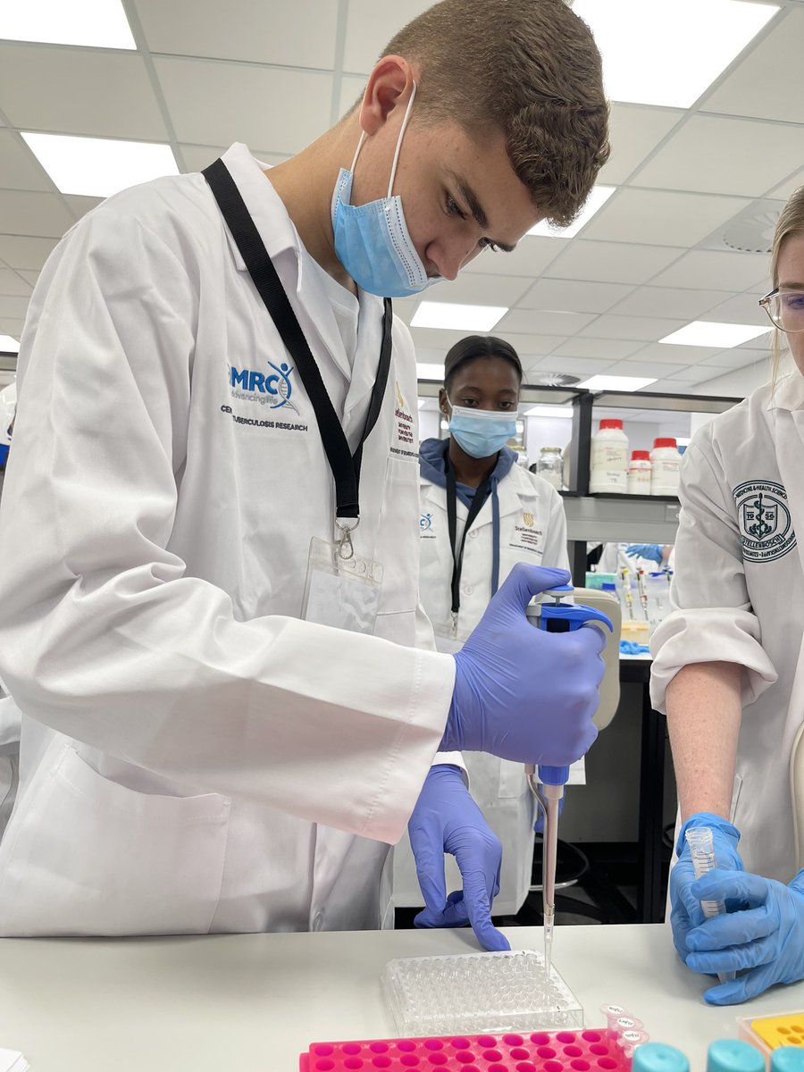 SuMBHG's tweet photo. Activity 2 on Day 2 of @MRCza #GenSprogramme had @SUAnimalTB at MBHG hosting the #GenS students for an Enzyme-linked Immunosorbent Assay (ELISA) demo – a technique used to detect a molecule of interest in a sample to aid in disease screening, diagnostics, drug testing and more. https://t.co/X1XAqiajWh