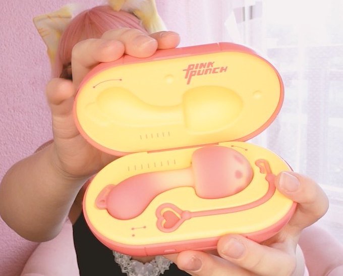 ✨Some pics from my toy review!✨  The review is currently uploading to PH🖤🧡 And the full video is already