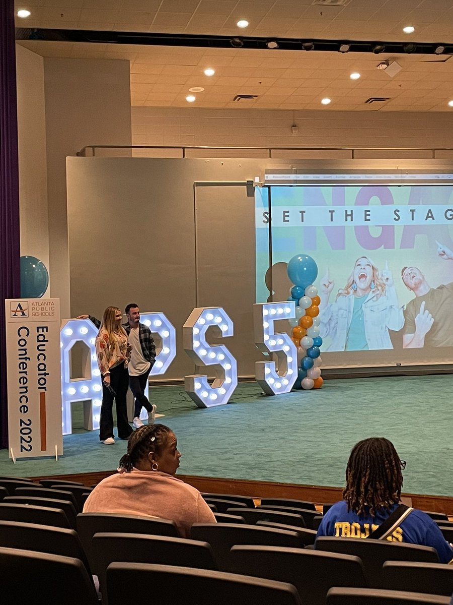 WHAT!? Totally shocked that <a href="/heyhopeking/">Hope King</a> and <a href="/heywadeking/">Wade King</a> are the keynote speakers!! #teachercelebrities