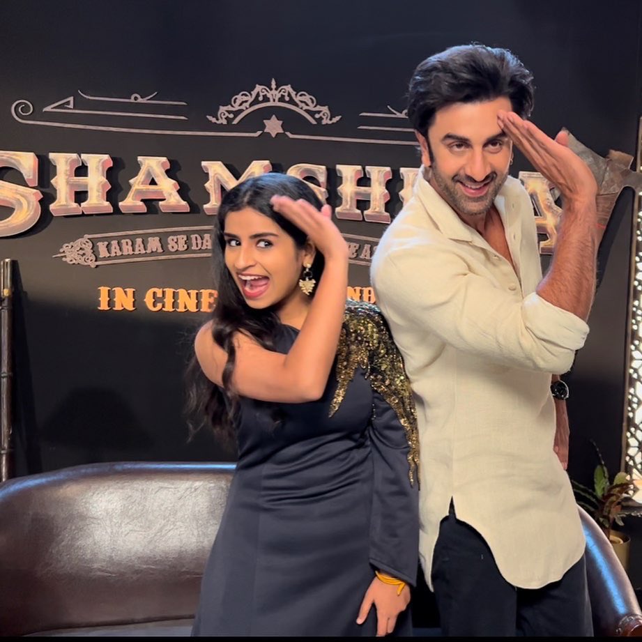 sivaangi_k's tweet photo. Thats how my first Mumbai trip went🙈
Cant wait to share the real deal with you all😍
#ranbirkapoor #shamshera promotions❤️
@yrf @Meta @instagram @oodagaa @vbzu https://t.co/WH808ot7Yy