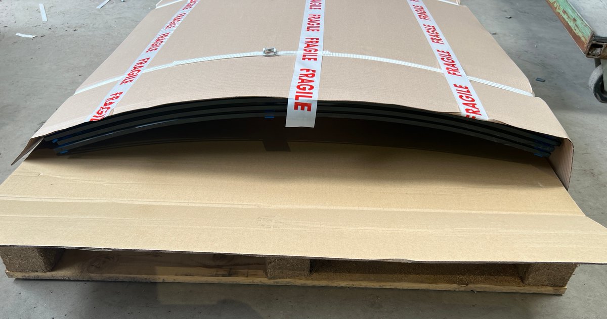 Halsall Glass specialise in supplying balustrades to the trade. We have now added the ability to supply toughened bends with great lead times. 

#curvedglass #glassbending #toughenedglass #glass #glasspartitions #glassbalustrades #balustrades#glasssplashbacks #splashbacks