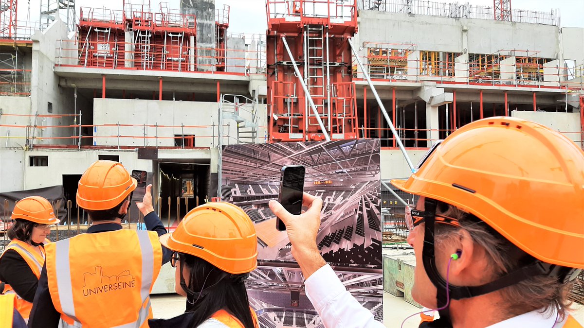 Bouygues_BatIDF's tweet photo. 👉 L'#Arena Porte de la Chapelle à Paris est réalisée pour la Ville de @Paris et est signée @scauarchi et #NP2F ! Nos équipes et celles de @Bouygues_ES sont à pied d’œuvre 👷 https://t.co/GSotcFhpt7