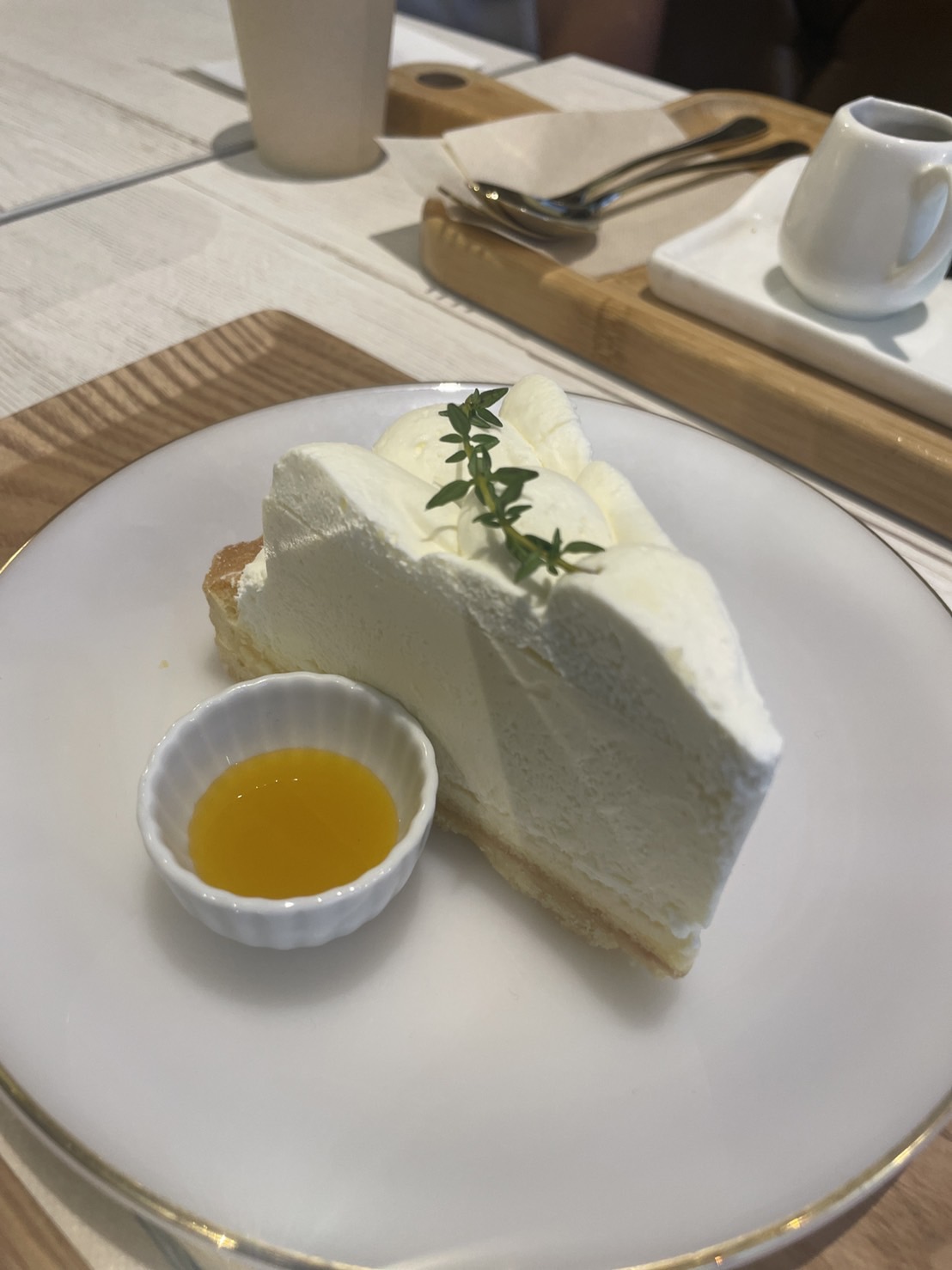 つる なぜか韓国料理食べに来たのにカフェに行ってしまう俺ら T Co Ojocdvykoc Twitter
