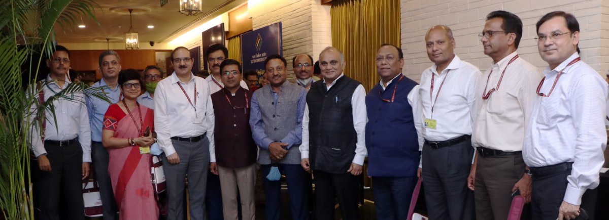 ECI today organised a briefing meeting for Observers appointed for overseeing election to the Office of 16th President of India. Senior GOI officers deputed as Observers at each of 30 places of poll in States/UT Legislative Assembly &amp; Parliament House.
#PresidentialElections2022