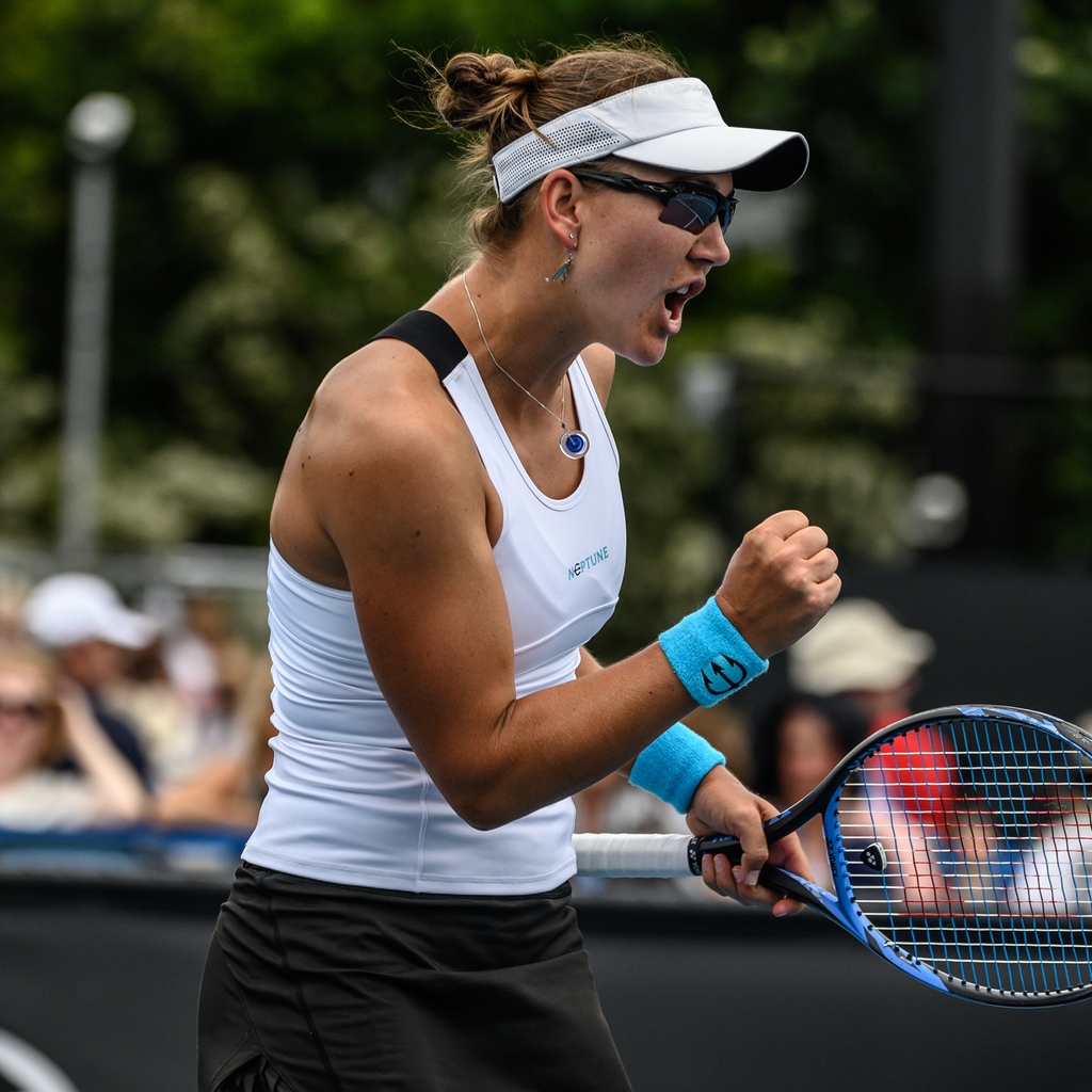 Come on!  Let's start the week off right!
#Athletes #performance #fitwomen #femaleathletes #tridentlife #athleticapparel #performanceapparel #wta #womenstennis #tennisfashion #tennisapparel #gamesetmatch #tennisskirt #womeninsports