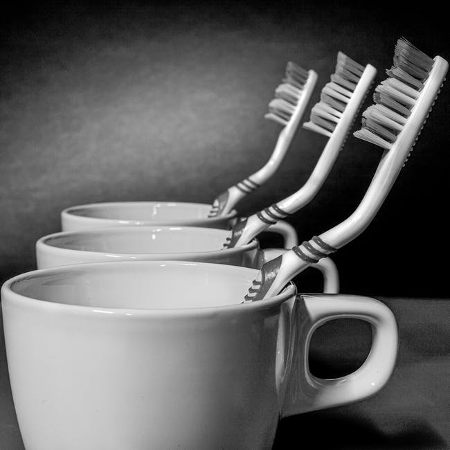 MDAC01's tweet photo. Prevent germs from spreading by storing all toothbrushes apart in an open container. Find more oral health tips at https://t.co/hgbOCLiWU3 #ASTDD #parenting #oralhealth https://t.co/OZFCIUyl0V