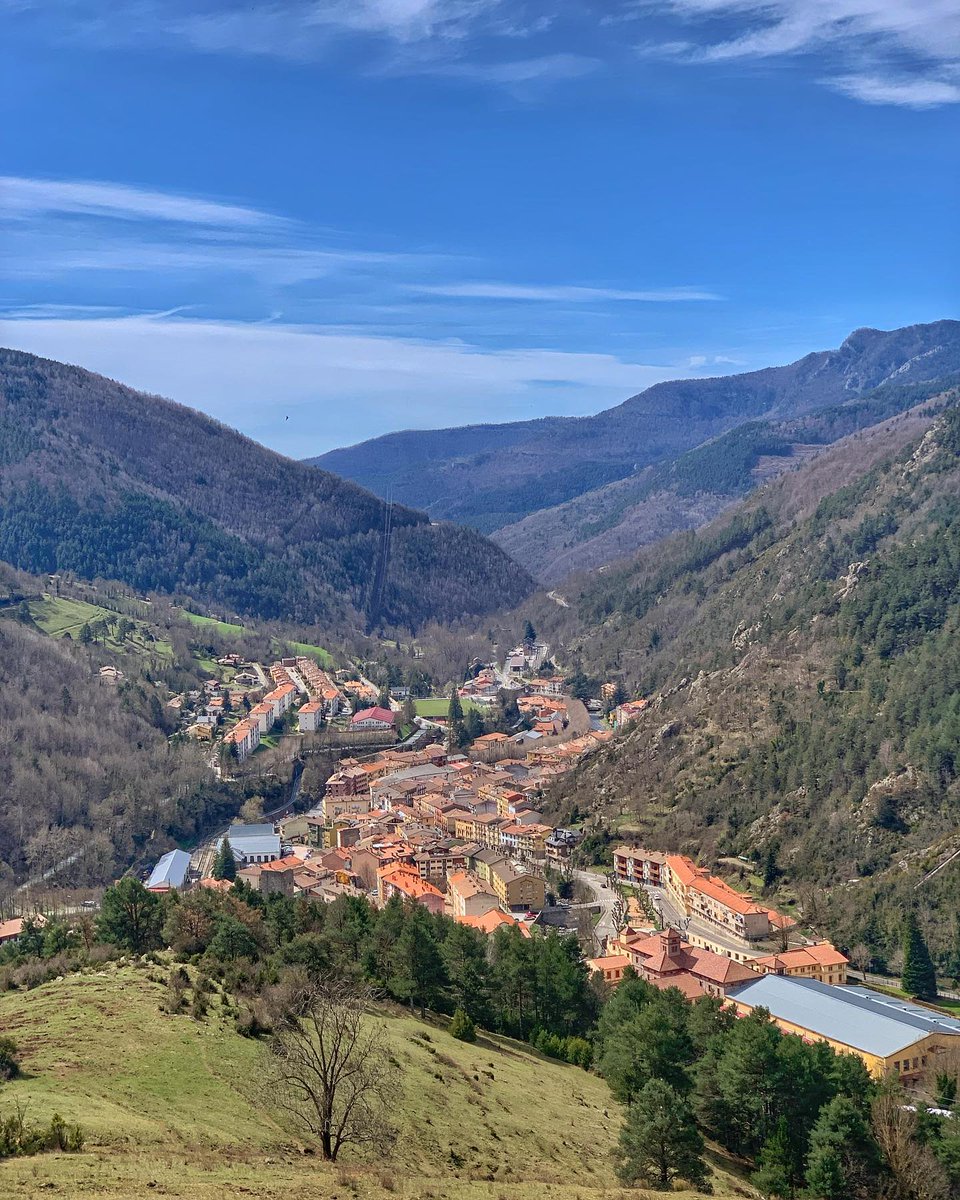 🌿 T'imagines envoltar-te de la tranquil·litat de les muntanyes amb paisatges com aquest? 

🌲 Gaudeix de la Vall de Ribes a l'<a href="/Hotelresguard/">Resguard dels Vents</a>, un innovador espai amb encant, on l’essència rural impregna tots els seus racons de natura. ✨

👉 loom.ly/HGg628E
#inpyrenees