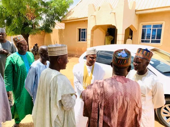 ImranJ1's tweet photo. Visit to the family of Late. Aminu Umar, the assistant commissioner of police, Katsina State who is also the Dutsin-Ma area commander of the Nigeria Police Force (NPF). May God forgive him and grant his family patience.

#jinoimran
#readytoserve https://t.co/4T1ZnE2Ulc