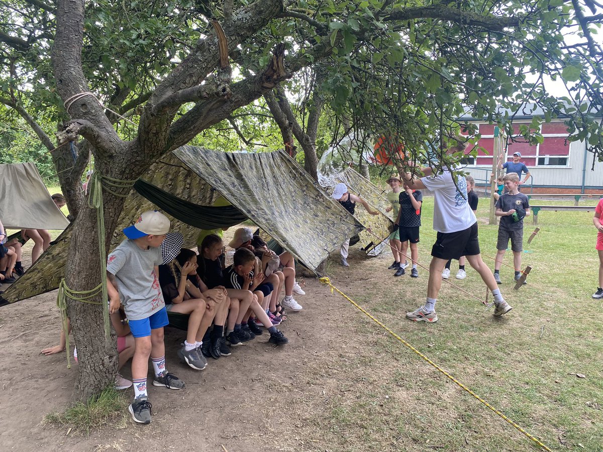 RileyMoorfield's tweet photo. What a fun afternoon taking part in the Jungle Camp! 🌿🌲 https://t.co/fXiFVUZOb3
