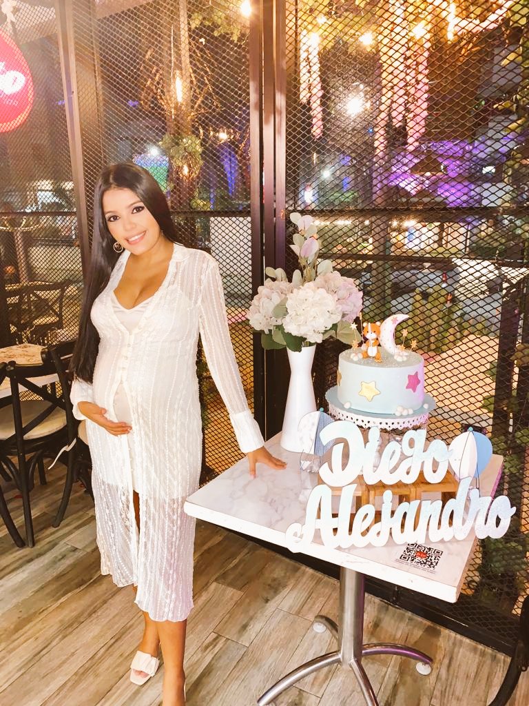 mariapaulapg_'s tweet photo. Celebrando tu existencia y contando los días para conocerte. #DiegoAlejandro 💙🐣🎈 https://t.co/3S7wrVOZY9