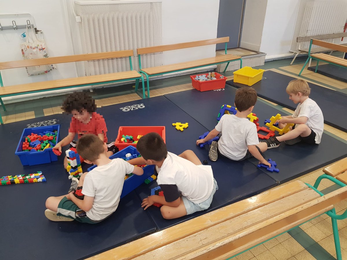 pbloche's tweet photo. Aujourd'hui, c'était la "rentrée" dans les 306 Centres de Loisirs d'été et les 17 Espaces Nature Découverte qui accueillent 20.000 enfants chaque jour à @Paris. Merci aux directrices et directeurs des centres, aux animatrices et animateurs pour leur bel engagement si créatif ! https://t.co/12eMoboxND