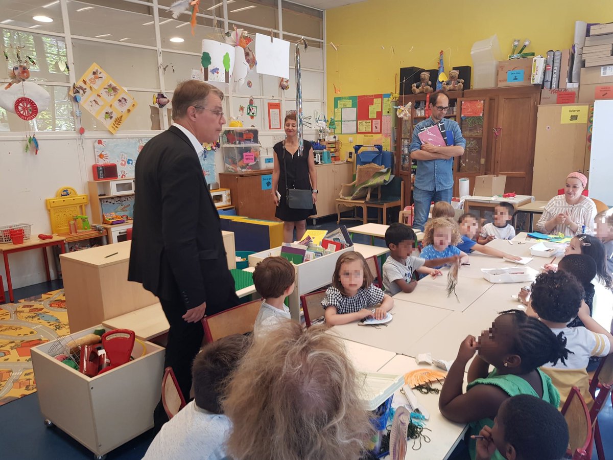pbloche's tweet photo. Aujourd'hui, c'était la "rentrée" dans les 306 Centres de Loisirs d'été et les 17 Espaces Nature Découverte qui accueillent 20.000 enfants chaque jour à @Paris. Merci aux directrices et directeurs des centres, aux animatrices et animateurs pour leur bel engagement si créatif ! https://t.co/12eMoboxND