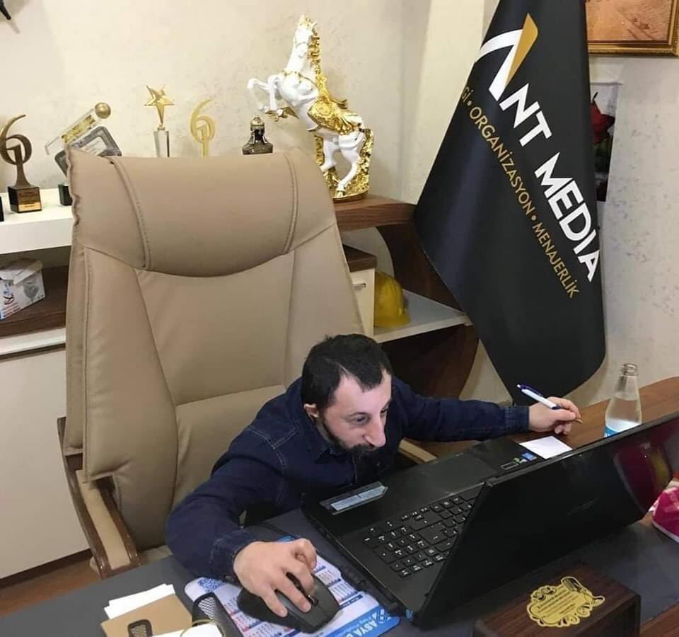 egymeme11's tweet photo. لما تقعد تهجص في الانترفيو ويقبلوك و تستلم الوظيفة بجد https://t.co/AxD3eswbjV