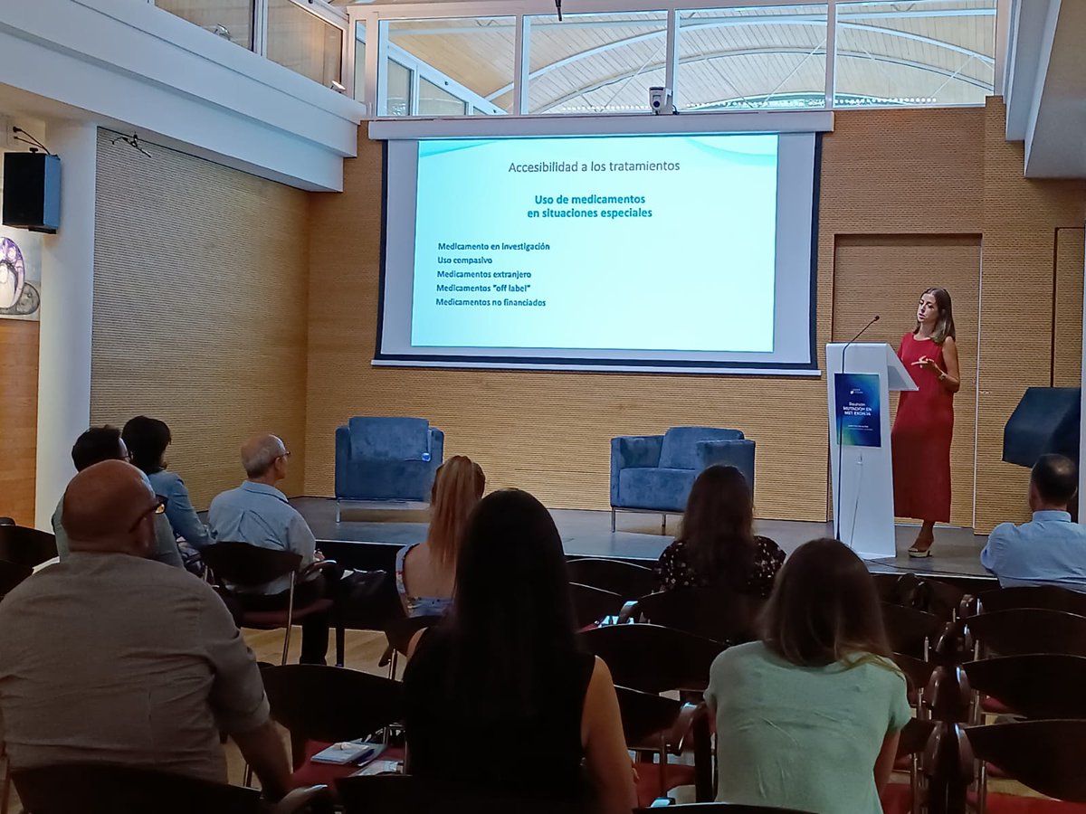 FCCPulmon's tweet photo. 📣Continuamos con las intervenciones de la #reunión de hoy sobre la mutación en #MetExon14 en #cancerdepulmon.
Sesión #muyinteresante en la que profundizamos en esta mutación infrecuente que encontramos hasta en un 3% de los pacientes diagnosticados. 
#fccp #investigacioncancer https://t.co/LHeYW1bVxO