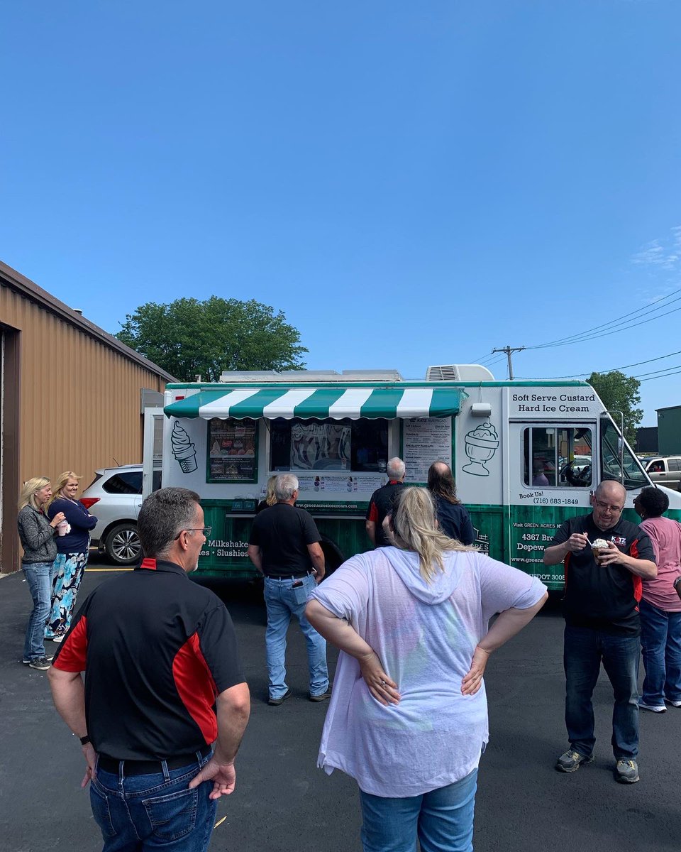 bevcoasters's tweet image. Monday’s feel a little less Monday when the ice cream truck comes! 🍦🍨🍧
#katzcoasters #icecream #employeeappreciation #katzfamily