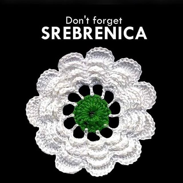 Modern Avrupa tarihinin en karanlık günü olan Srebrenitsa soykırımın üzerinden 27 yıl geçmiş.

Bugün dualarımız Srebrenitsa'daki soykırımın tüm masum insanlar ile birlikte. 
#Srebrenica #SrebrenicaGenocide ⬇️