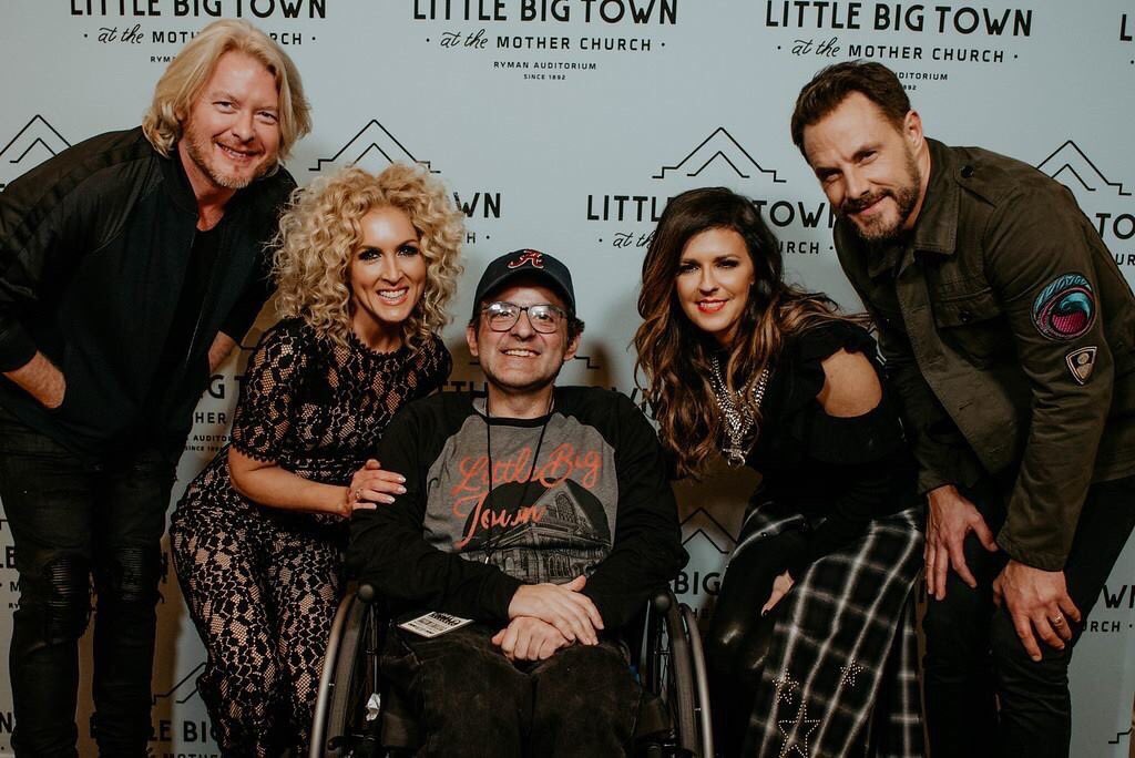 gnephew's tweet photo. @lindsayell @littlebigtown This is a dream concert for me with 2 of my favorite artists! Canโt wait to see you at @RaviniaFestival !!#OriginalLBTSuperfan #EllYeah https://t.co/Z9xmZVuCv6