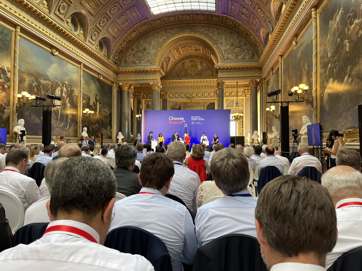 Sommet #ChooseFrance Versailles : <a href="/EmmanuelMacron/">Emmanuel Macron</a> annonce 6,7 milliards d’euros de nouveaux investissements étrangers par 14 entreprises, 4000 emplois crées.