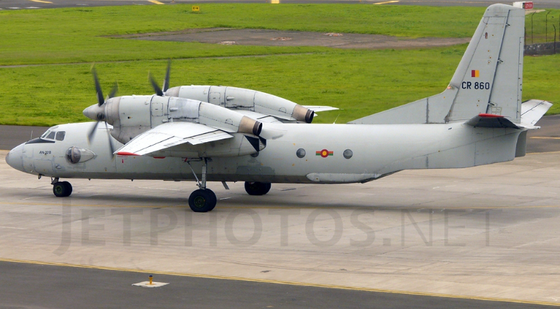 rohanperera73's tweet photo. India has turned down a request for a @airforcelk AN32 to take @GotabayaR and his 15-member entourage to a civilian airport in southern India. Hence the scramble to fly commercial, but that is also proving difficult. https://t.co/buXmWoqUyQ