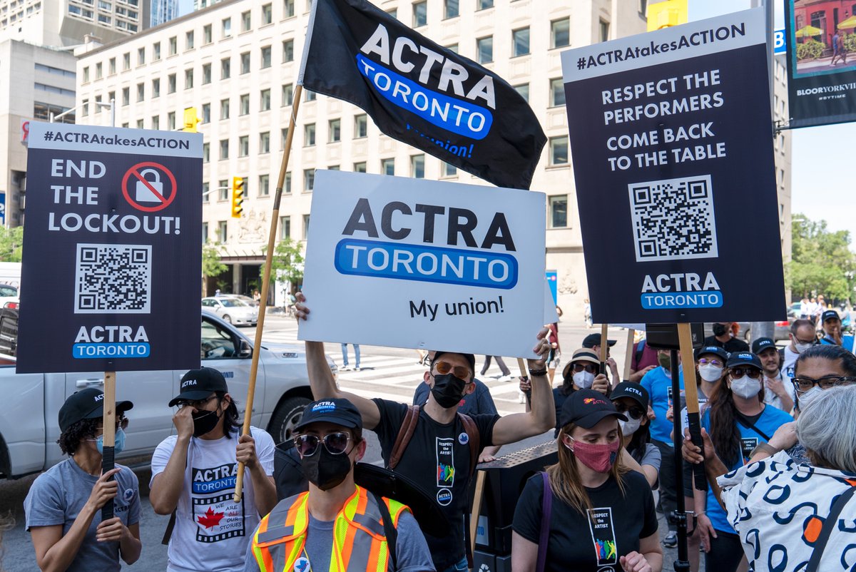 ACTRAToronto's tweet photo. Today ACTRA rallied in front of @LeoBurnettTO, calling out the agency's disgraceful behaviour, choosing to lock out performers &amp; hoping to force them into accepting deep cuts to pay and more. Leo Burnett has been given bad advice &amp;  performers won't let them get away with it. ⁠ https://t.co/PEudKakPQR