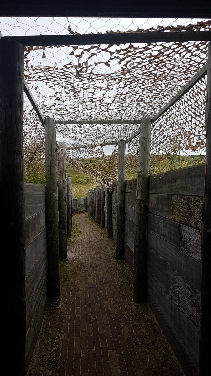 VlielandkampLP's tweet photo. Vanochtend hebben we heerlijk op het wad gespeeld en nu zijn we in het bunkermuseum.
Vanavond nog heerlijk eten, gemaakt door onze kokkies en daarna een avondspel.
Dan zit de maandag er alweer op! https://t.co/lWgNFLOfF8