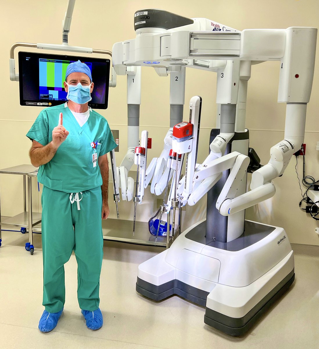 Dr Woodworth was the first to perform a robotic case in the new Sky Ridge Center for Robotic Surgery. Nice Job!!!!!
#IERSurgery #intuitive #stryker #davinci #skyridgemedicalcenter #AFS2022 #gerd