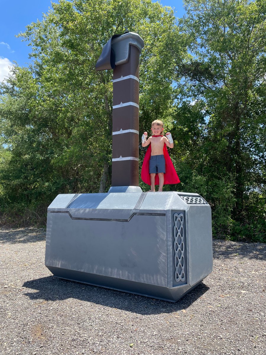 amdesigns_tx's tweet photo. No better timing to complete this Thor Hammer prop, as the #ThorLoveAndThunder movie hit theatres this past weekend. This Hammer turned out perfect! #AMDesigns #Props #MarchingBand #Band #OAP https://t.co/cxEQUKdYOy