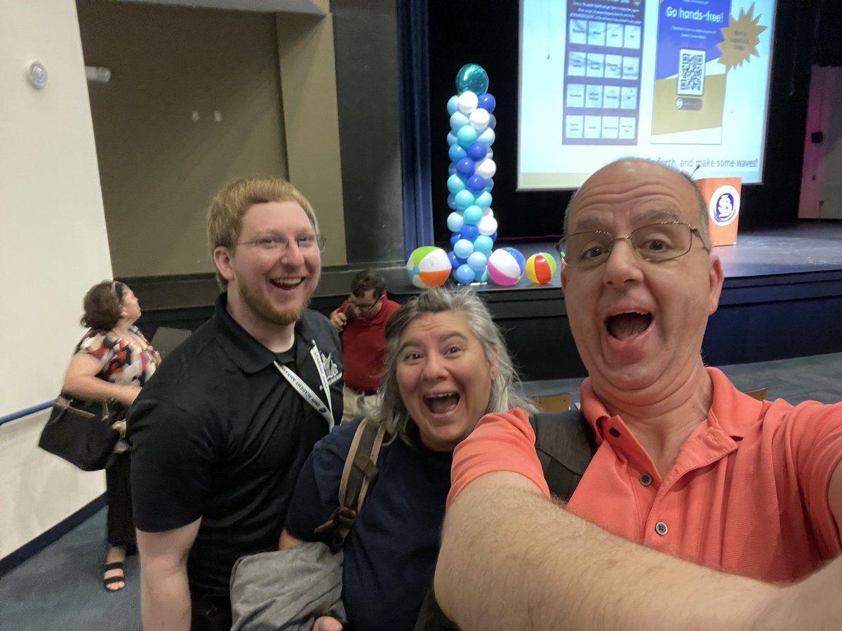 JasonMPerretta's tweet photo. Hey hey! Another #SummerSession! @MarinerTritons (Hartstein), @lxmsmiddle (Perretta), and @DunbarHighFL (Perretta)! @SDLCPD_dept #TotalLeeRad https://t.co/Y62NhyHIWr